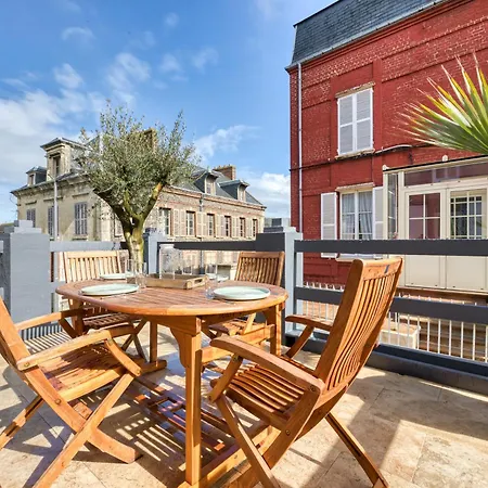 Apartment L'olivier Lumineux Avec Agreable Terrasse Fecamp