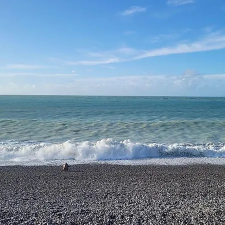 Apartment L'olivier Lumineux Avec Agreable Terrasse Fecamp
