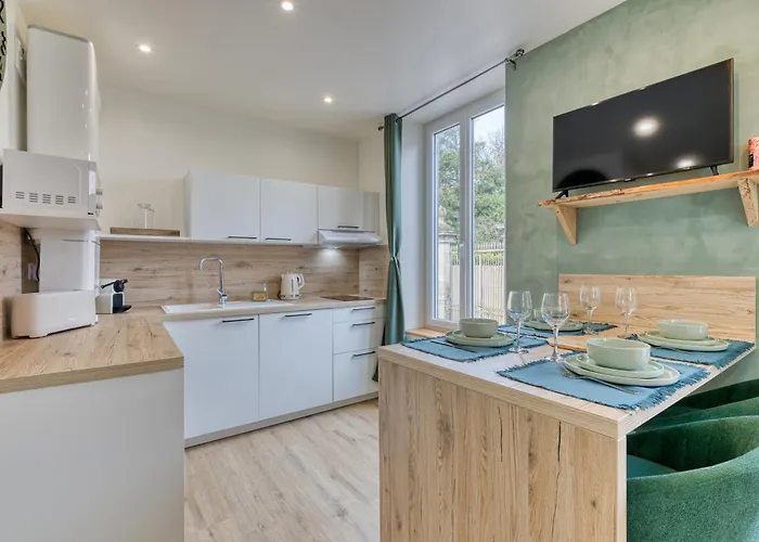 L'olivier Lumineux Avec Agreable Terrasse Apartment